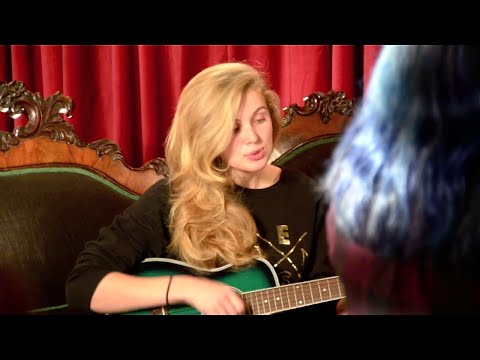 Hanna Mia - Of A Girl (Acoustic Version)