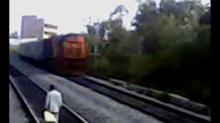 preview picture of video 'Orange Devil WDG3A Leading Andhra Pradesh Sampark Kranti Express.'