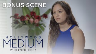 Why Hayley Orrantia Has to Let Go of Past Love | Hollywood Medium With Tyler Henry | E!