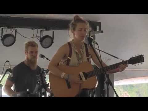 Dana Sipos: "Shenandoah" Live at Muddy Roots Music Fest 9/4/15