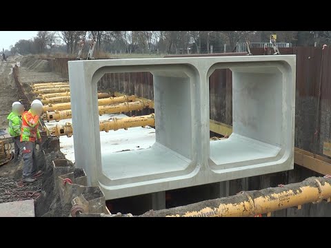 Emscher-Umbau Teil 3 - Verlegung des Rechteckkanals in Oberhausen Holten