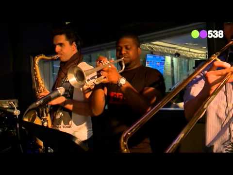 Shary-an - Locked out of heaven (Live bij Frank en Vrijdag Show)