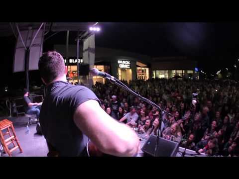 Dustin Lynch - Where It's At - Live on the Lot