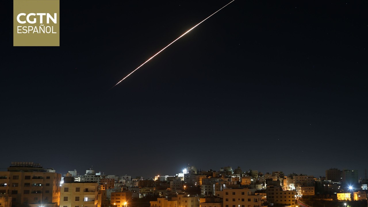 Teherán ha lanzado una nueva ronda de ataques contra Israel y una base militar de EE. UU. en Catar