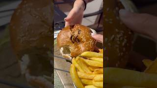 Download lagu Very big hamburger 🍔🤘💯 mp3