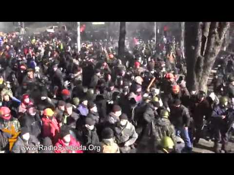 Heftige Straßenschlachten in Kiew [Videos aus YouTube]