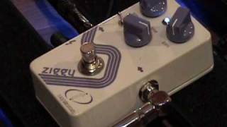 Video thumbnail for Crazy Tube Circuits ZIGGY overdrive guitar effects pedal demo by gearmanndude