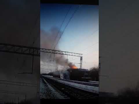 Появилось видео с горящим ретро-локомотивом в Чапаевске