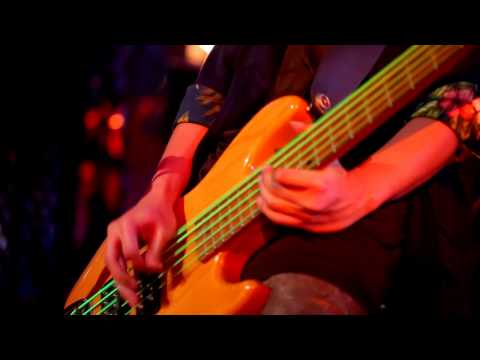 Music EveryWhere Feat J-Rocks - SOS