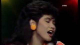Download lagu Vina Panduwinata - Satu Dalam Nada Cinta (TVRI 1985) mp3 Download lagu Vina Panduwinata - Satu Dalam Nada Cinta (TVRI 1985) mp3
