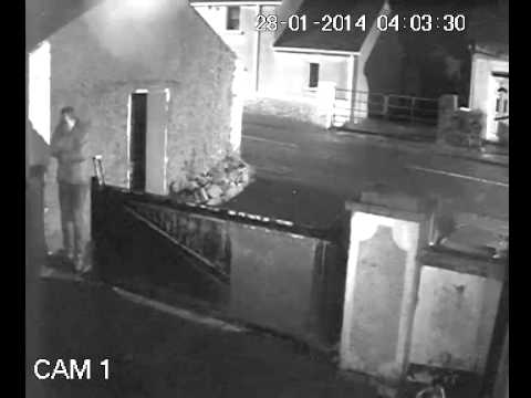 Burglars caught on CCTV 28-Jan-2014 in Co Wicklow