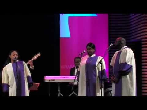 Reverend Dwight Robson mit den Golden Voices of Gospel - Sometimes I feel like a Motherless Child