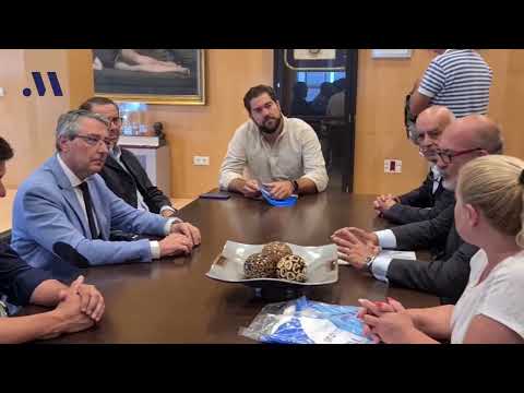 El presidente de la Diputacin recibe a la junta directiva del Club Balonmano Ciudad de Mlaga al trmino de la temporada 2021-2022