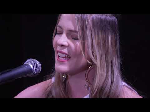 Katie James - Hoy somos mundo - Ganadora de la Beca de circulación de artes vivas y musicales 2020