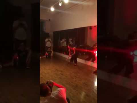 Wildfoxy vs Mitsuru waacking side Top8 @Under Pressure 2016