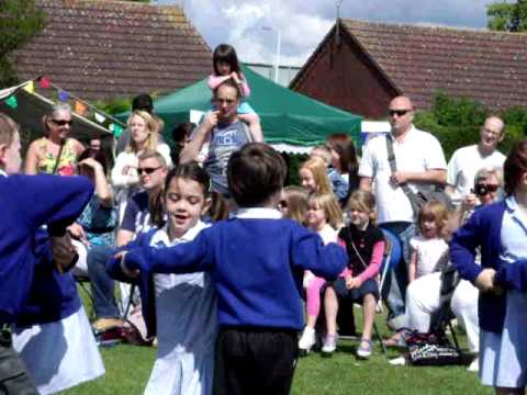 download lagu mp3 mp4 English Country Dancing For Children, download lagu English Country Dancing For Children gratis, unduh video klip English Country Dancing For Children