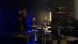 Download lagu cobalah drummer Gie[][]® hijau daun cover mp3