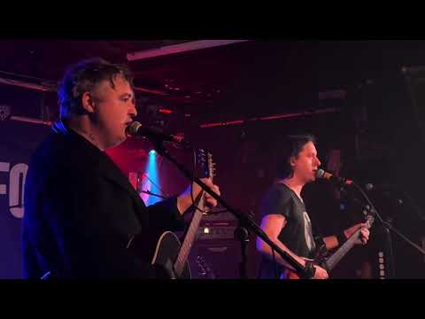 THE LIBERTINES - MUSIC WHEN THE LIGHTS GO OUT (ACOUSTIC) - CLWB IFOR BACH - CARDIFF - 27.01.24