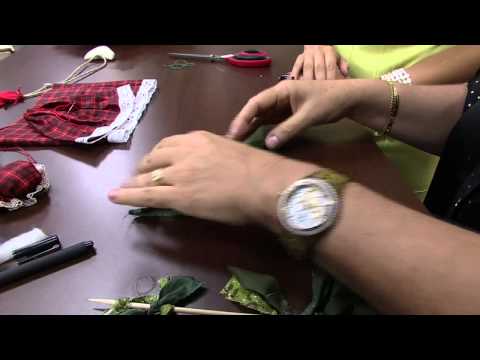 Mulher.com 05/11/2014 - Papai e Mamãe Noel Guirlanda por Del Carmen - Parte 2