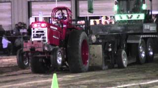 preview picture of video 'Farmall 460 PI NSS Mike Turner in Hillsboro, WI'