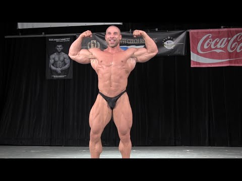 Ondrej Mlaka - NABBA Czech Championships 2014 - Guestposing