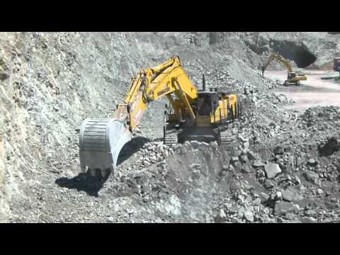 Steinbruch in Salzburg - Komatsu PC1250SP beim Reißen