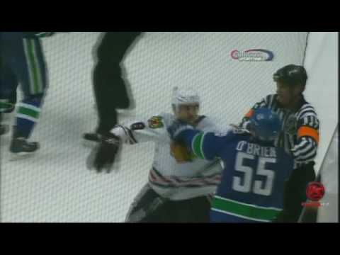 Blackhawks vs Canucks scrum May 9, 2009