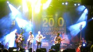 Download lagu Beyond (Paul Wong & Yip Sai Wing) & Crossfire 乐队 - 大地 @ 1Utama 2010 Countdown (6/7) mp3