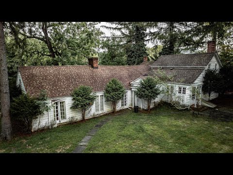 ABANDONED Murder House FULL of Antiques | Owner was Kidnapped