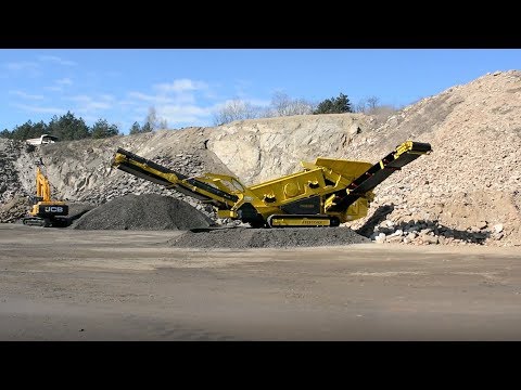 Keestrack unveils solar-powered stacker