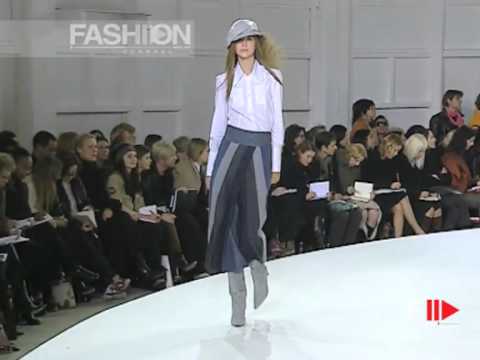 "Dries Van Noten" Autumn Winter 2001 2002 2 of 3 Paris Pret a Porter by Fashion Channel