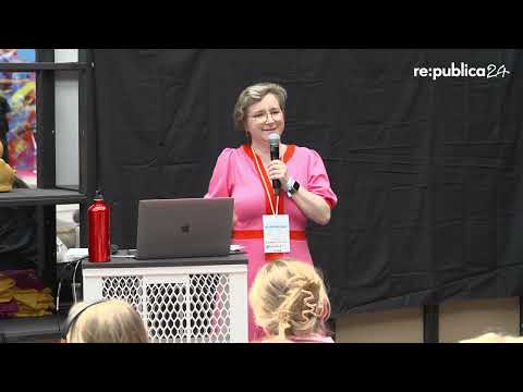 re:publica 2024: Franziska Bluhm - 12 Wege, auf die es sich jetzt zu besinnen lohnt
