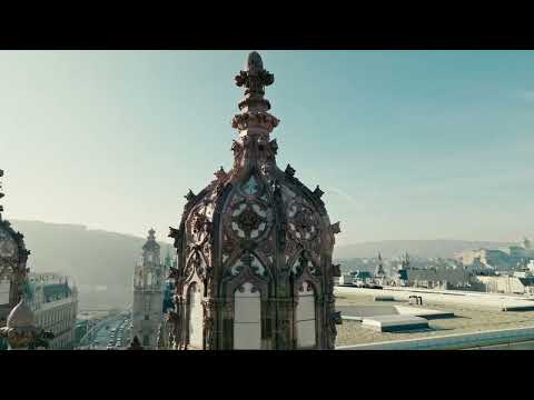 If you visit Budapest: don't miss the Párisi Udvar