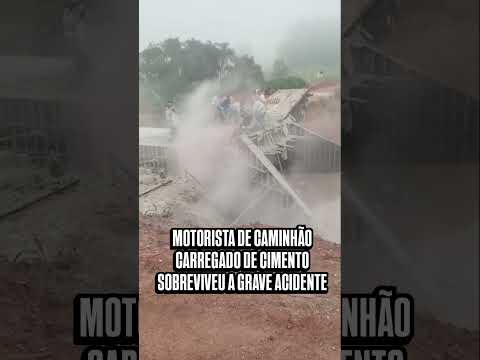 Motorista de carreta carregada com cimento sobrevive após acidente na GO-217, em Cezarina