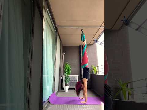 Hammock Handstand #aerialyoga #hammock #howto