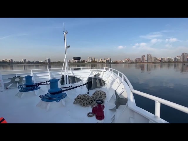 На первом в России газомоторном теплоходе «Чайка-СПГ» прокатился Президент РТ