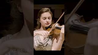 Download lagu Salut d'Amour (Edward Elgar), Esther Abrami & Iyad Sughayer mp3 Download lagu Salut d'Amour (Edward Elgar), Esther Abrami & Iyad Sughayer mp3
