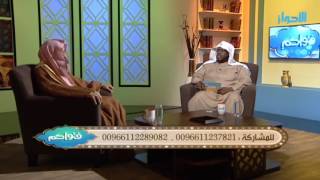 صورة له جار لا يصلي ويخاف أن يتعلق بذمته يوم القيامة فما نصيحتكم له ؟ | الشيخ خالد الفليج