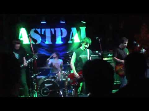 Astpai @ Neustadtpunk Party Triebwerk 2011 p2