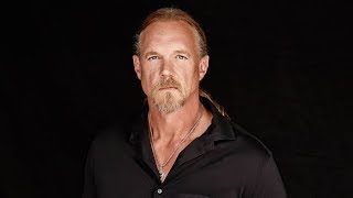Trace Adkins-I Can&#39;t Outrun You-Lyrics