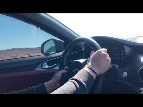 Kia stinger Gt vs Hellcat Charger widebody (707hp)