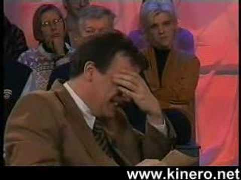 TV-Moderator laughing flash