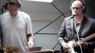 Throws "Under the Ice" live @FluxFM