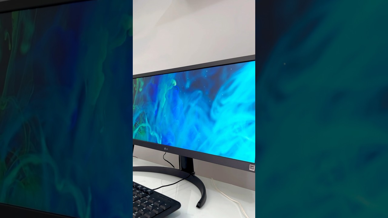 Miniatura da avaliação em vídeo de Monitor LG Ultrawide 26WQ500-B 26 Polegadas IPS Full HD