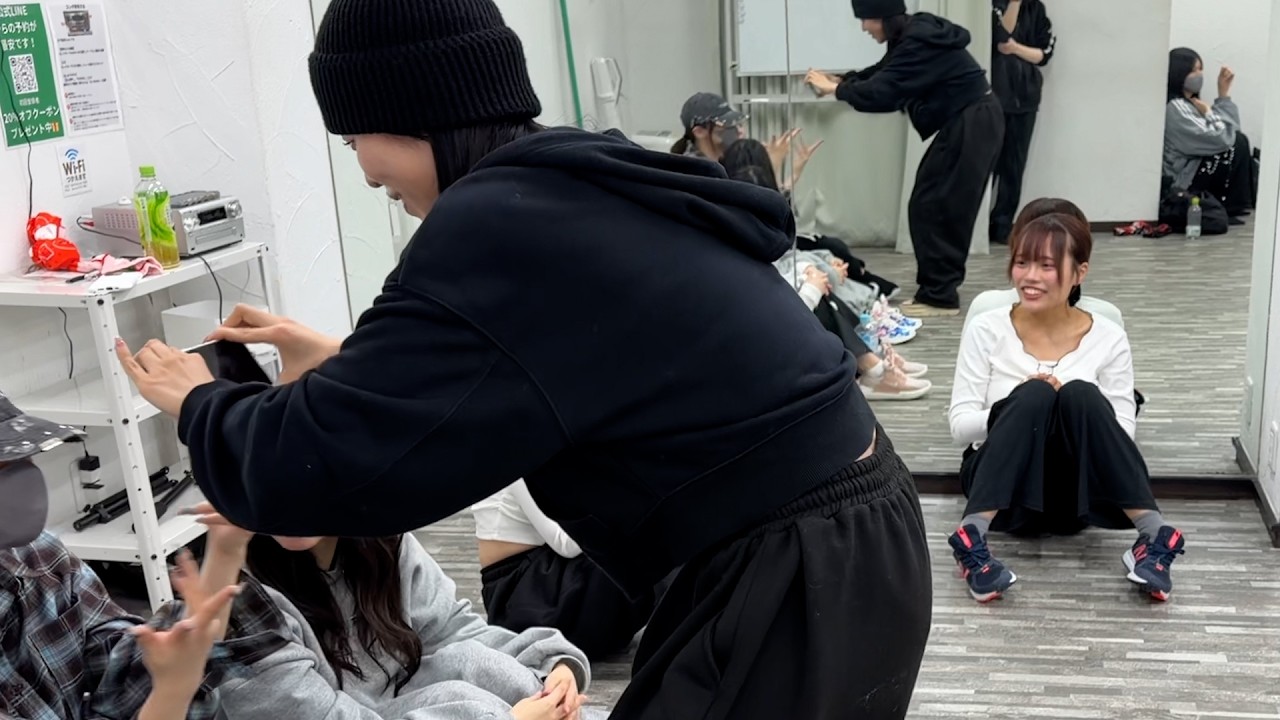 ちゃきが後輩をいじめてます