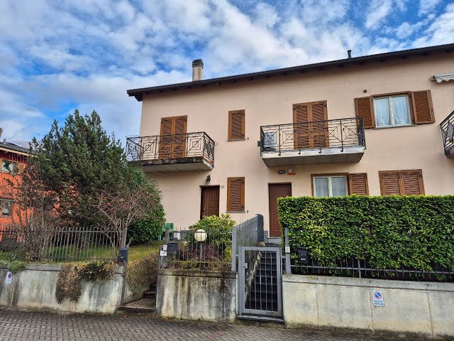 A TALAMONA, VILLETTA A SCHIERA CON BOX