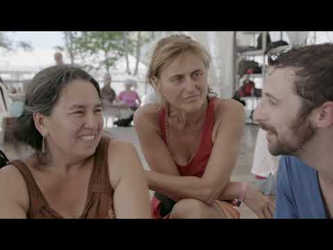 Le Grand Bal. "Raconter comment c'est différent quand on se regarde"