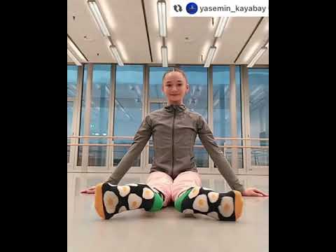 #Repost from @yasemin kayabay    Have an Egg cellent Day 🐣😉#feetfriday #ballerina #balletfeet #bal