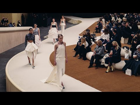 The Film of the Spring-Summer 2022 Haute Couture Show — CHANEL Haute Couture thumnail