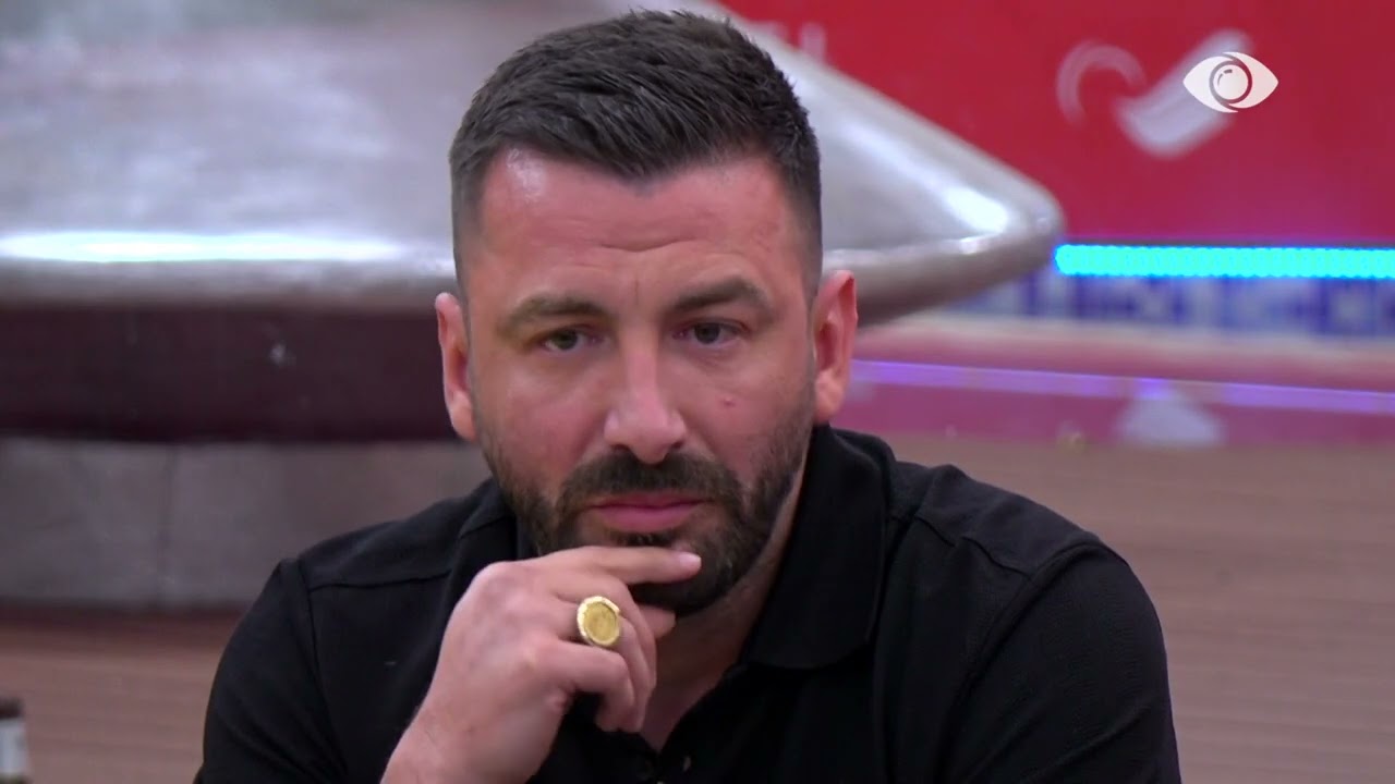 “Për klikime ke shitur familjen”/ Vserlo dhe Kelly debatojnë ashpër: Vjen për të denigruar…